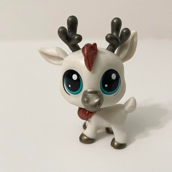 Littlest Pet Shop LPS Antlers Tuktu 31 Reindeer - Picture 11 of 11